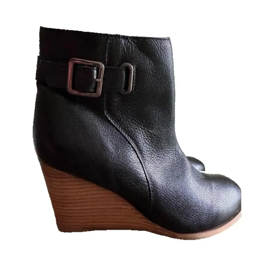 Diba Black Leather Wedge Ankle Boots with Buckle – Size 7.5 Nwt